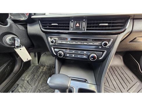 Used 2019 Kia Optima LX image 23