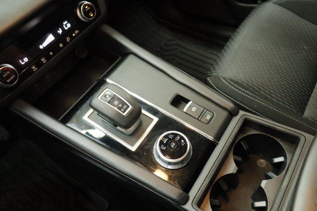 Used 2024 Mitsubishi Outlander ES FWD image 15