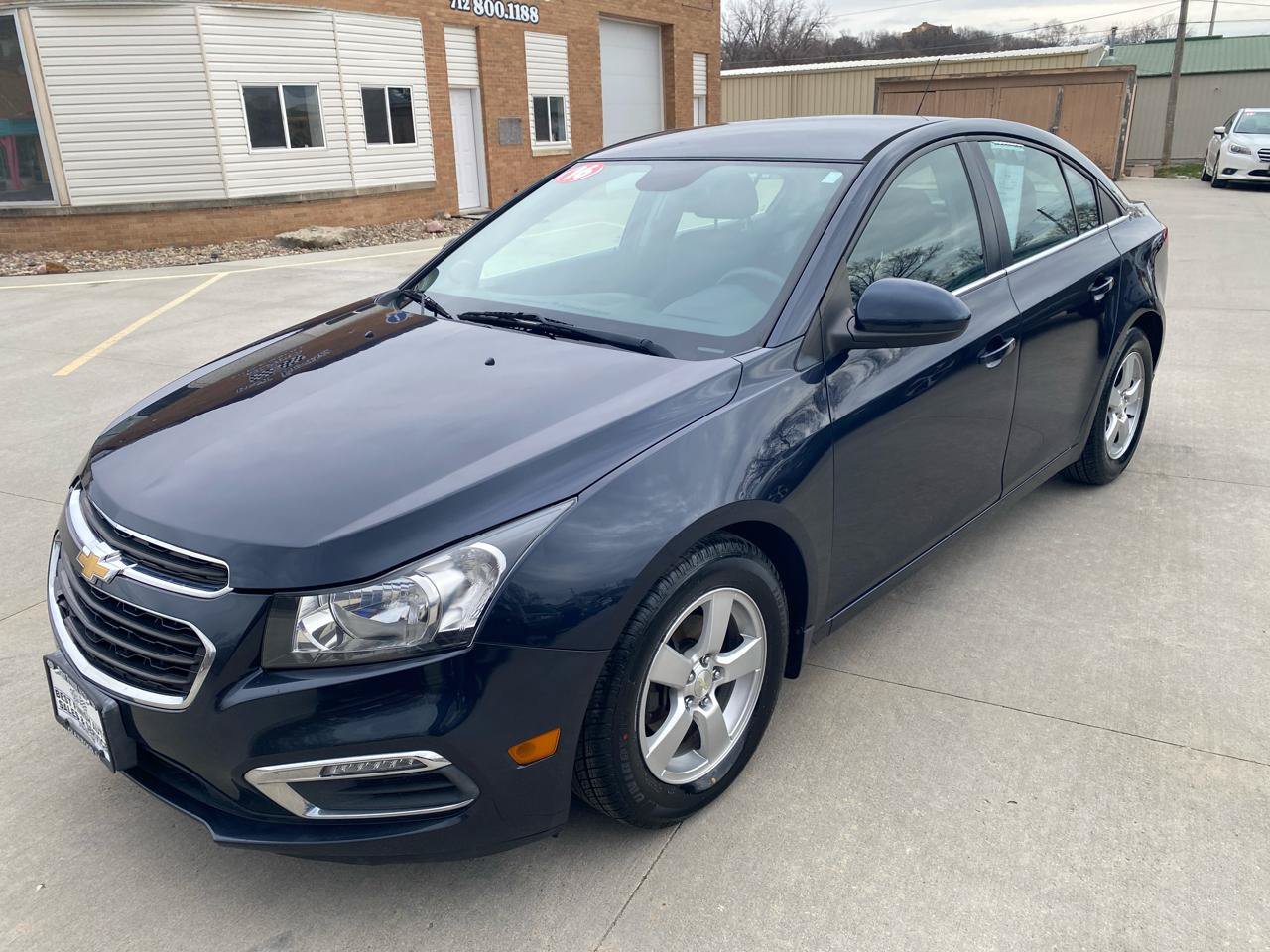Used 2016 Chevrolet Cruze LT FWD image 2