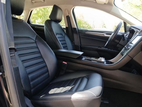 Used 2020 Ford Fusion SEL image 17