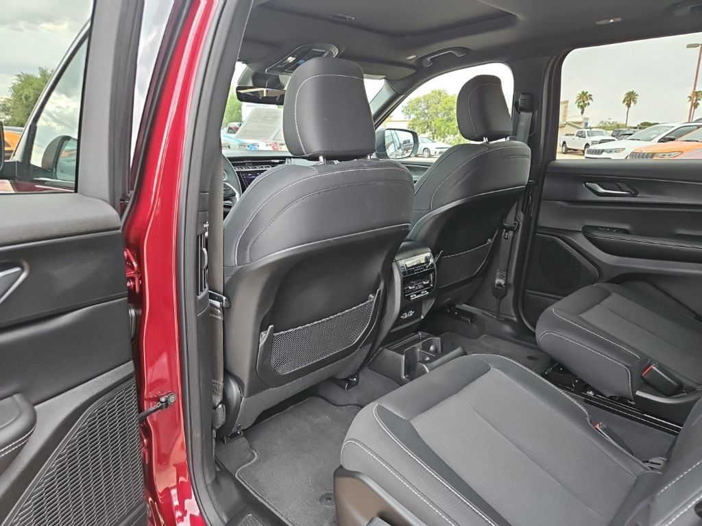 Used 2025 Jeep Grand Cherokee L Laredo w/ Trailer Tow Package AWD/4WD image 21
