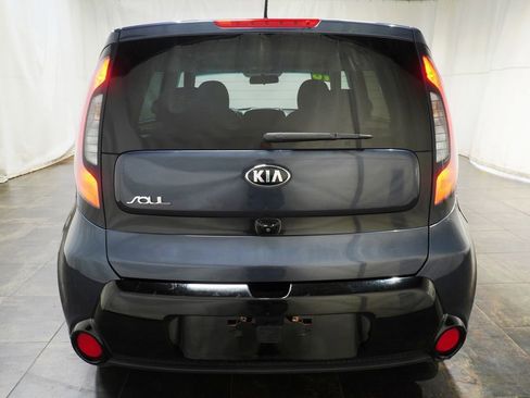 Used 2016 Kia Soul + FWD image 5