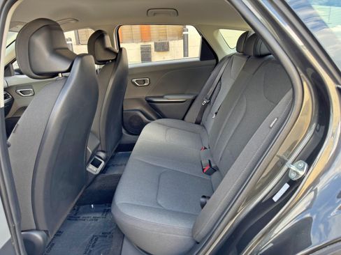Used 2025 Kia K4 FWD image 37