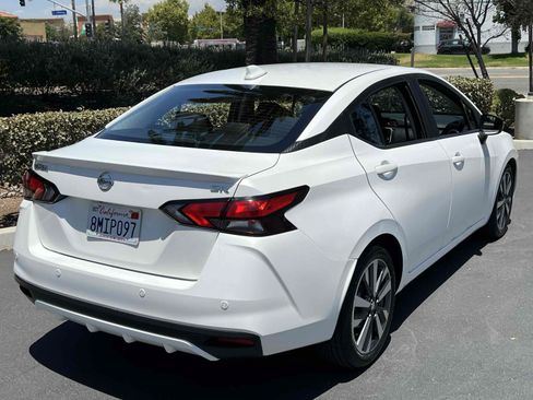 Used 2020 Nissan Versa SR FWD image 30