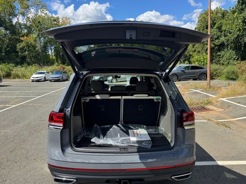 New 2026 Volkswagen Atlas SE image 14