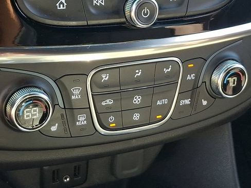 Used 2023 Chevrolet Traverse LT w/ LPO, Floor Liner Package AWD/4WD image 14