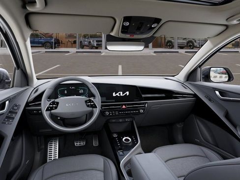 New 2025 Kia Niro SX Touring image 14
