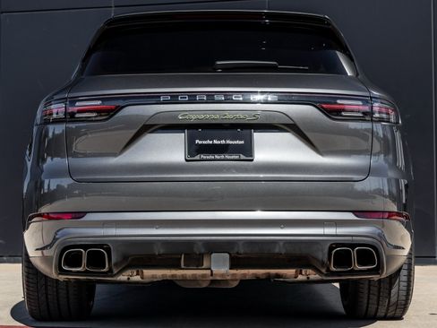 Certified 2023 Porsche Cayenne Turbo S image 10