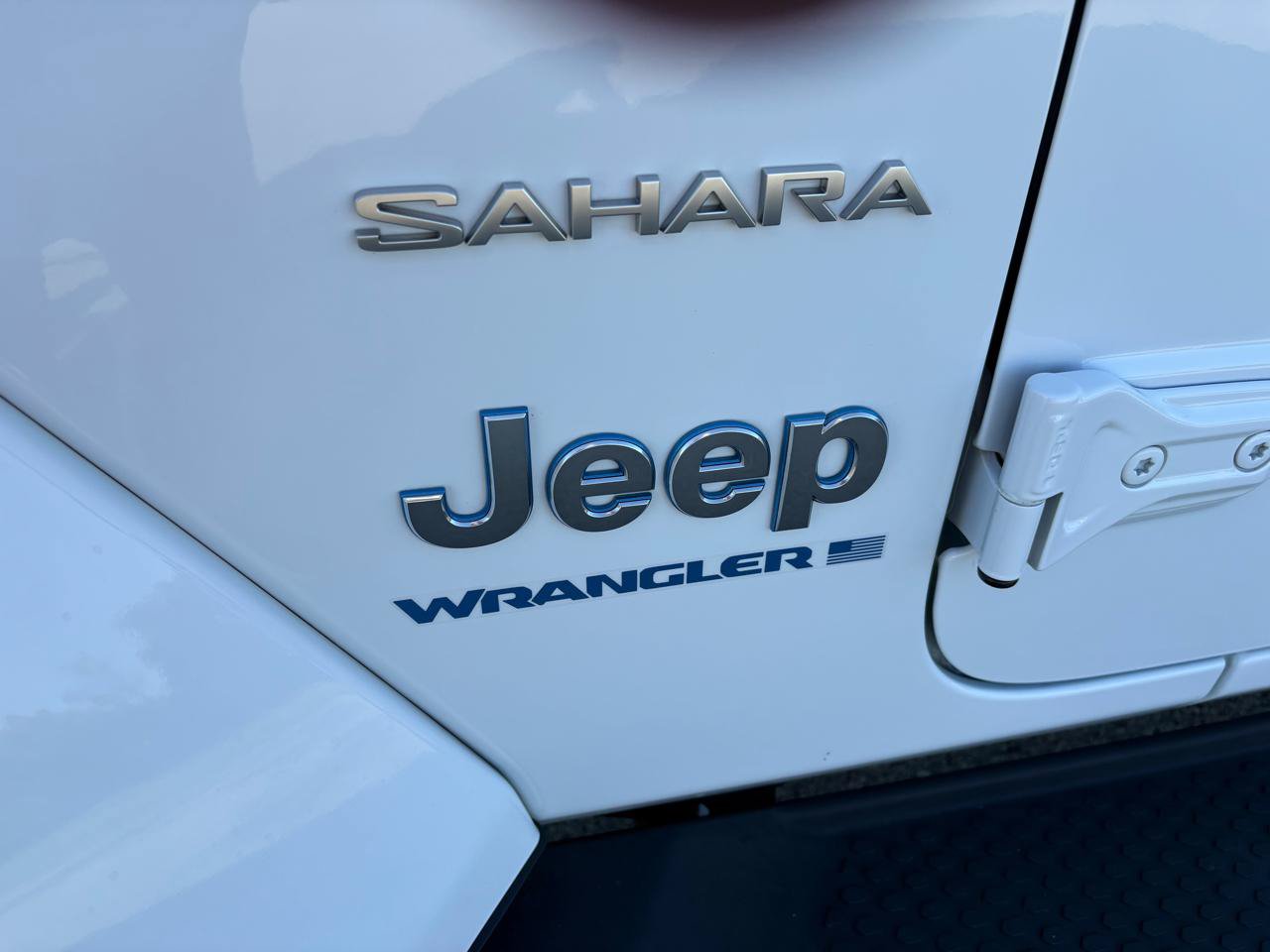 Used 2023 Jeep Wrangler Unlimited Sahara w/ Cold Weather Group AWD/4WD image 8