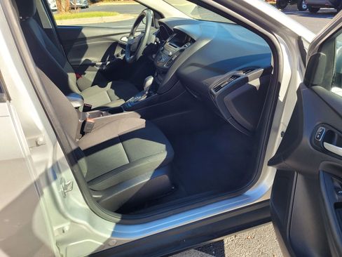 Used 2017 Ford Focus SE image 22