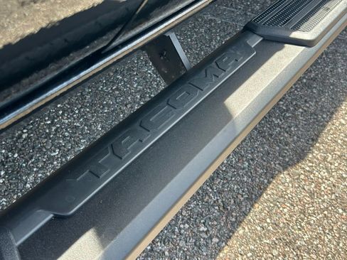 Used 2025 Toyota Tacoma TRD Sport image 50