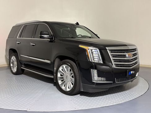 Used 2016 Cadillac Escalade Platinum AWD/4WD image 6