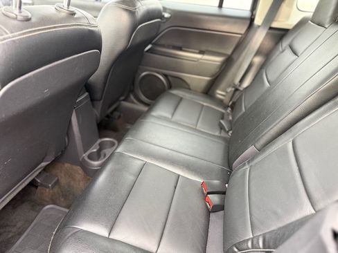 Used 2016 Jeep Patriot Latitude w/ Sun/Sound Group FWD image 16