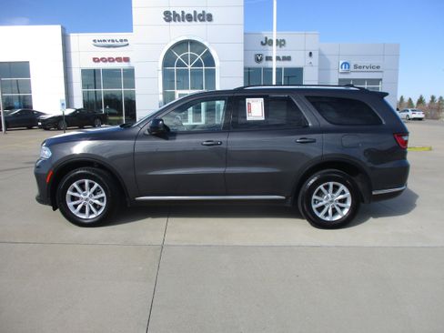 Used 2024 Dodge Durango SXT image 3