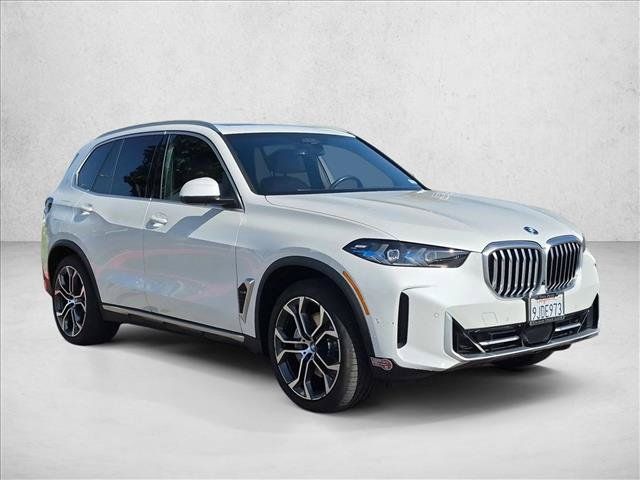 Certified 2024 BMW X5 xDrive50e w/ Premium Package AWD/4WD image 3