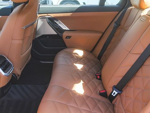 Used 2023 BMW 740i RWD image 15