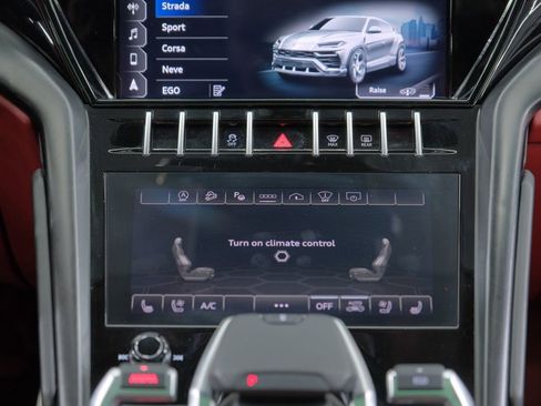 Used 2022 Lamborghini Urus image 65