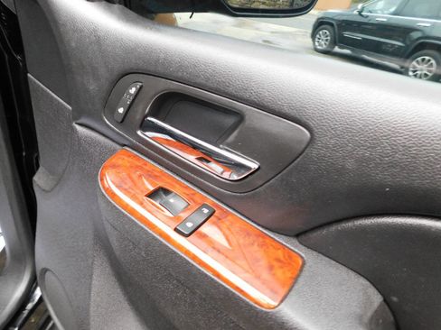 Used 2013 Chevrolet Tahoe LT w/ Luxury Package image 13