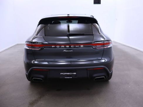 Certified 2025 Porsche Macan AWD/4WD image 5