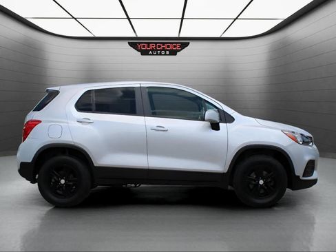 Used 2021 Chevrolet Trax LS w/ Tint and Cruise Package image 6