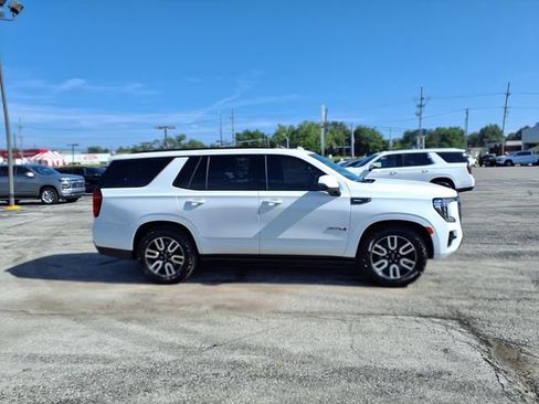 Used 2023 GMC Yukon AT4 w/ AT4 Premium Plus Package AWD/4WD image 16