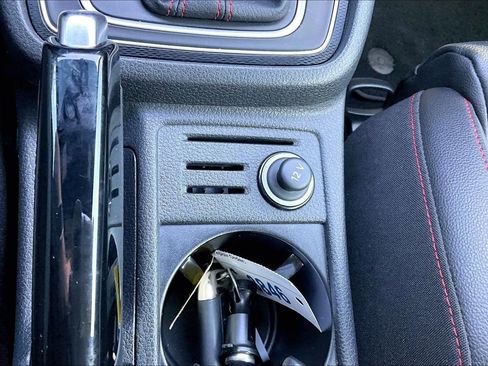 Used 2017 Volkswagen GTI Sport image 16