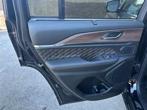 New 2025 Jeep Grand Cherokee Summit w/ Luxury Tech Group V image 20