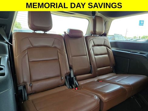 Used 2025 Lincoln Navigator Reserve AWD/4WD image 27