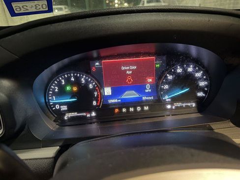Used 2021 Ford Explorer XLT w/ Equipment Group 202A RWD image 3