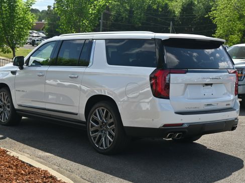 Used 2025 GMC Yukon XL Denali Ultimate image 12