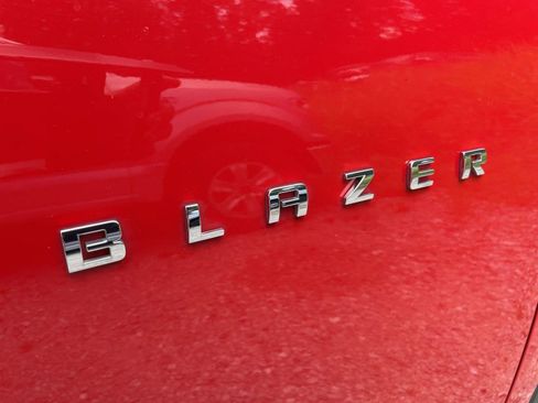 Used 2021 Chevrolet Blazer LT FWD image 11