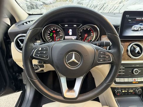 Used 2018 Mercedes-Benz GLA 250 4MATIC image 24