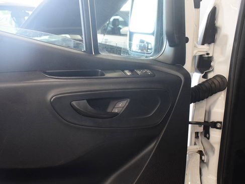 Used 2019 Mercedes-Benz Sprinter 2500 image 23