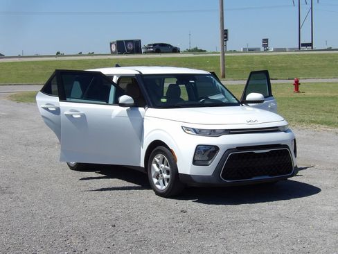 Used 2022 Kia Soul LX w/ Technology Package FWD image 25