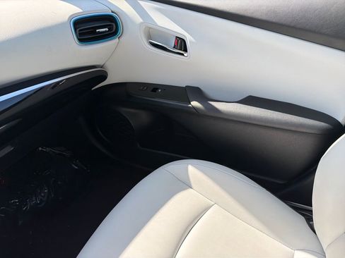 Used 2017 Toyota Prius Prime image 54