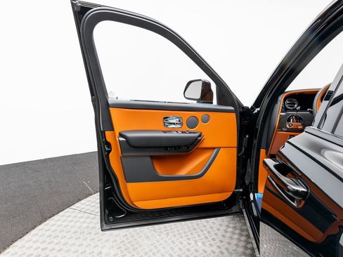 New 2026 Rolls-Royce Cullinan Black Badge image 8