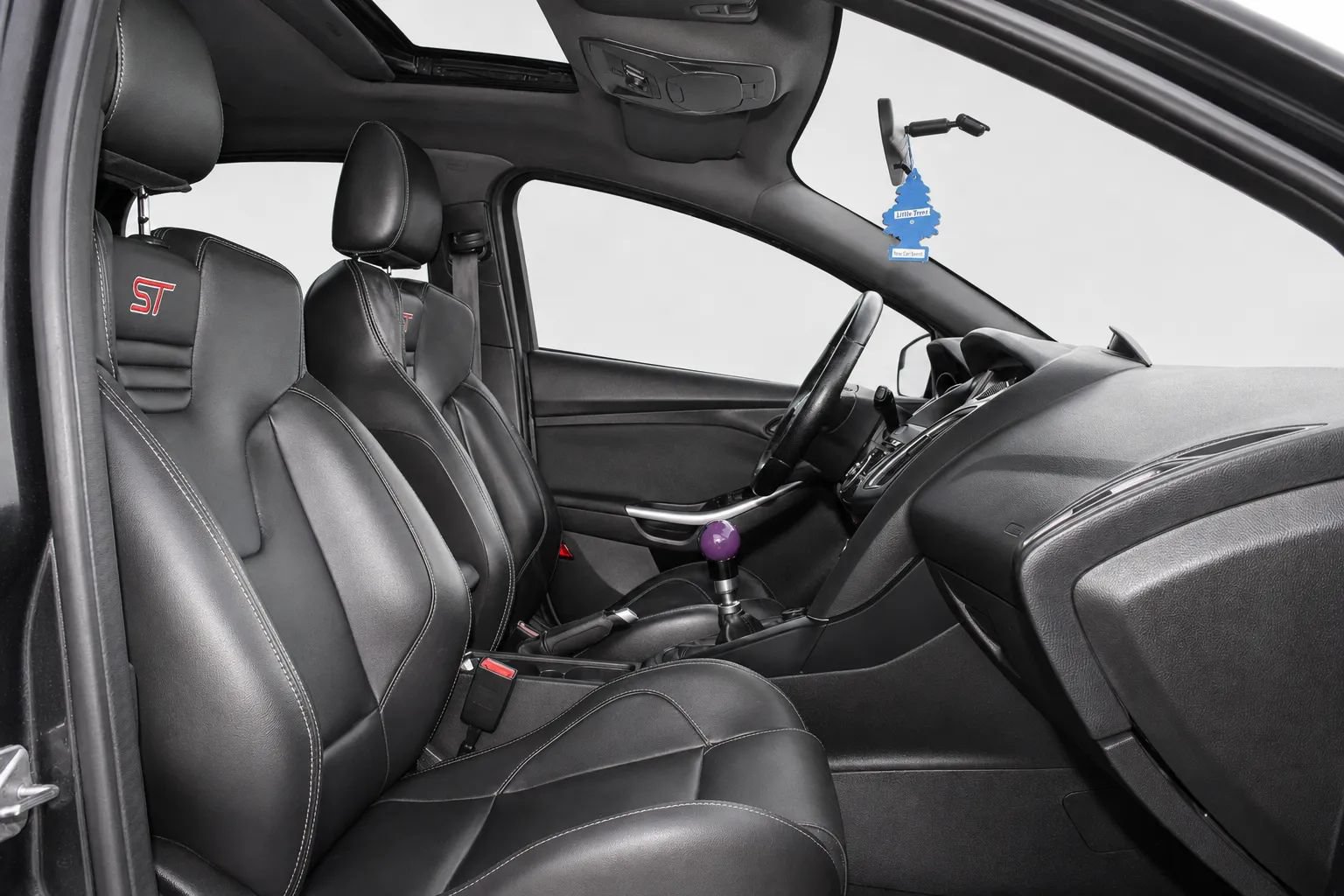 Used 2015 Ford Focus ST w/ Equipment Group 402A FWD image 16