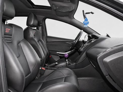 Used 2015 Ford Focus ST w/ Equipment Group 402A FWD image 16