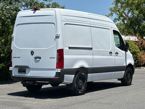 New 2025 Mercedes-Benz Sprinter 2500 image 3