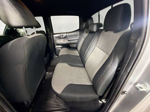 Used 2022 Toyota Tacoma TRD Sport w/ Technology Package RWD image 23