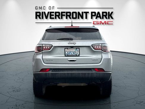 Used 2024 Jeep Compass Latitude image 4