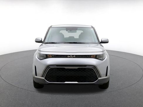 Used 2025 Kia Soul LX w/ LX Technology Package FWD image 2