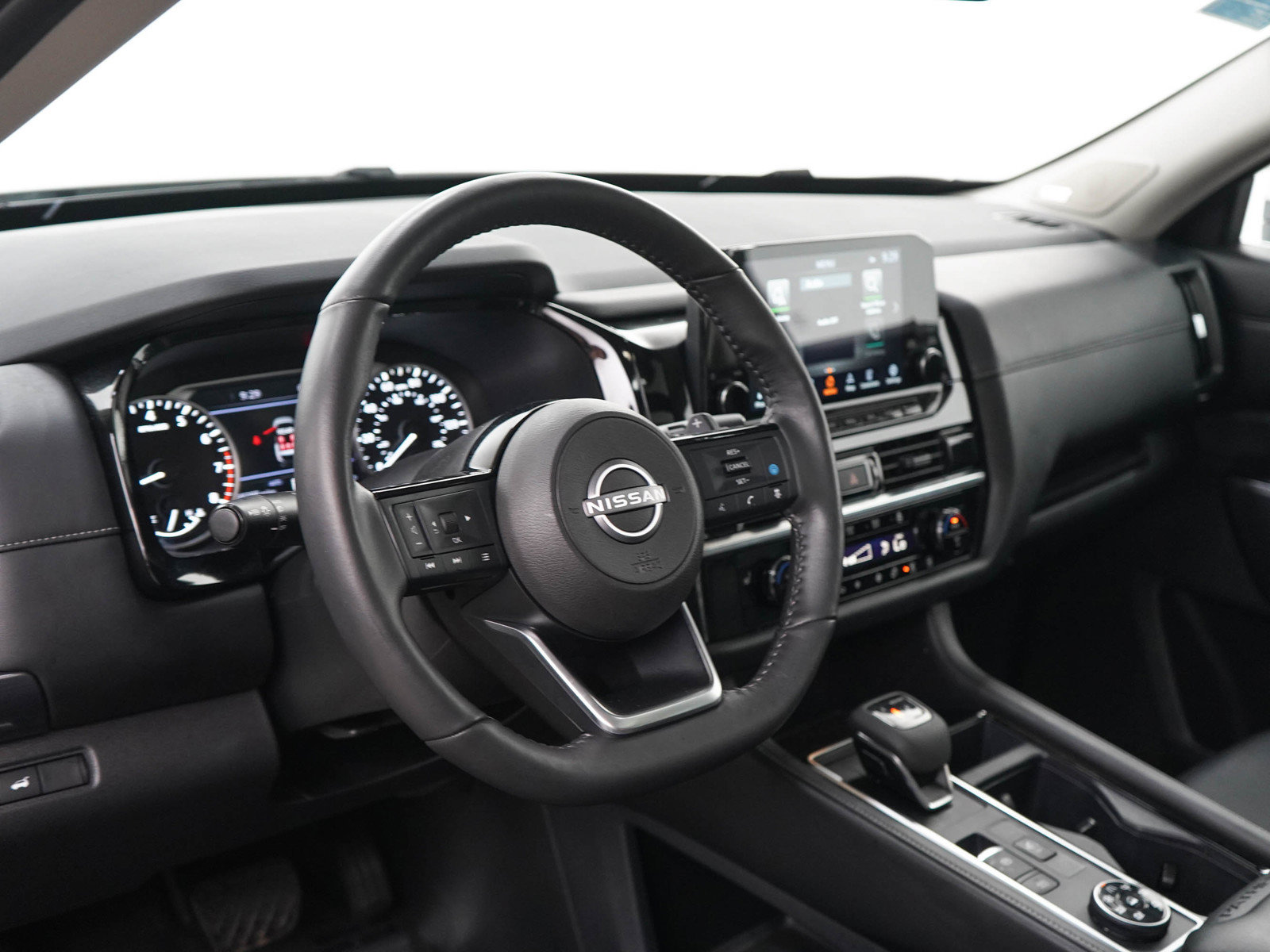 Used 2024 Nissan Pathfinder SL w/ SL Premium Package AWD/4WD image 21