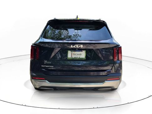 Certified 2026 Kia Sorento S FWD image 5