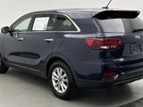 Used 2019 Kia Sorento LX image 4