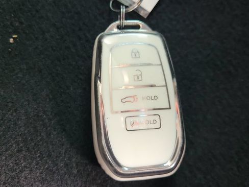 Used 2025 Toyota Camry SE w/ Convenience Package FWD image 28