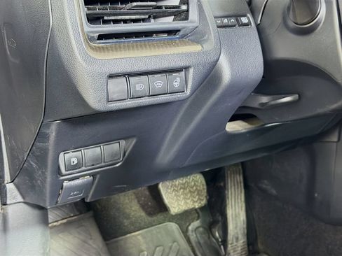Used 2023 Toyota Prius XLE AWD/4WD image 11