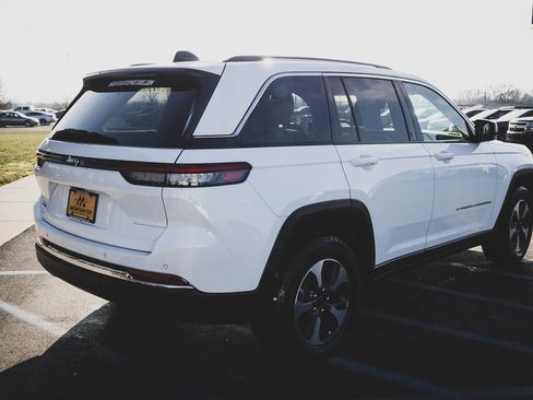 Used 2022 Jeep Grand Cherokee Limited 4xe image 40