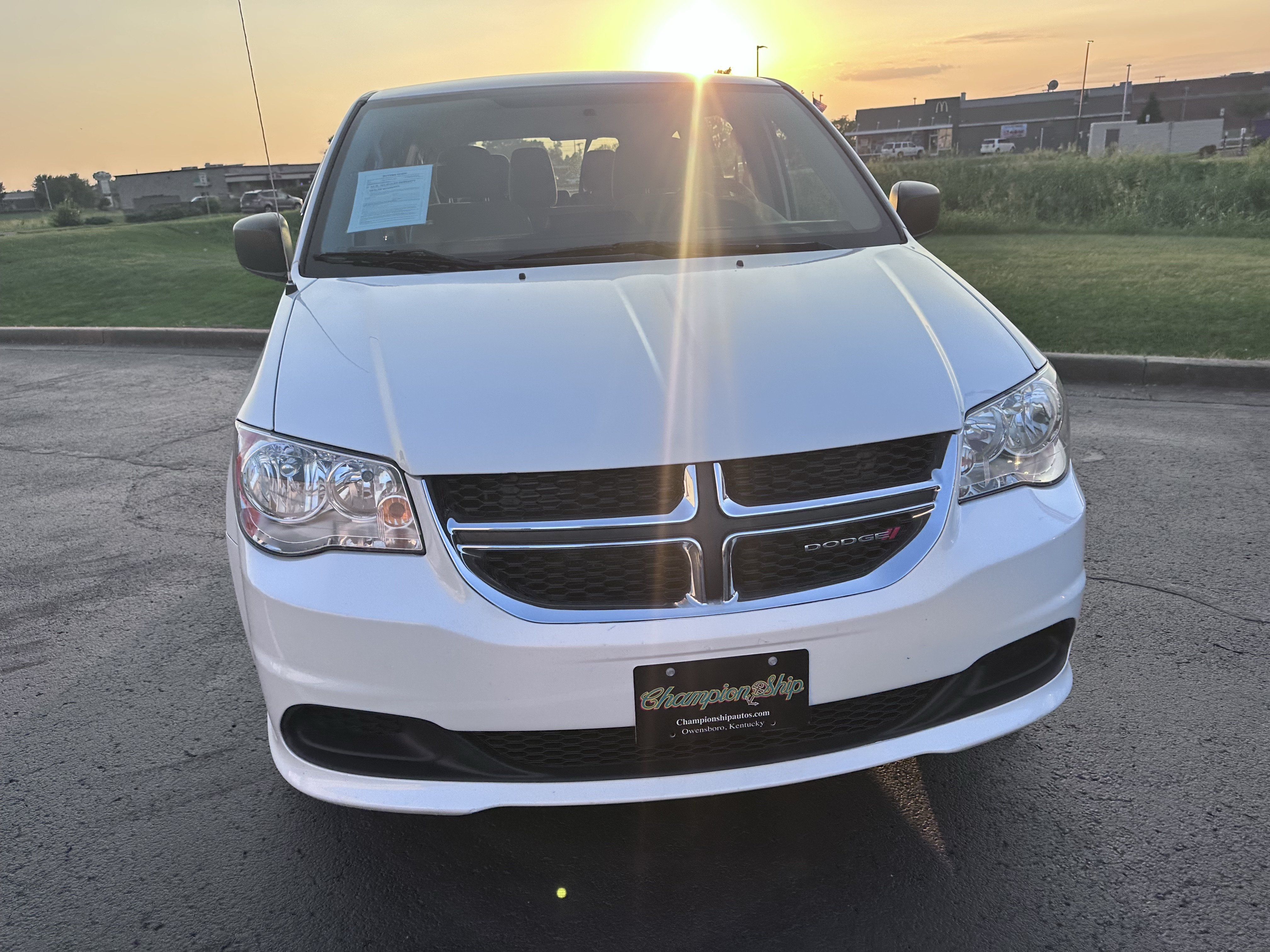 Used 2015 Dodge Grand Caravan American Value Package FWD image 4