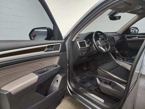 Used 2021 Volkswagen Atlas SE w/ Panoramic Sunroof Package AWD/4WD image 11